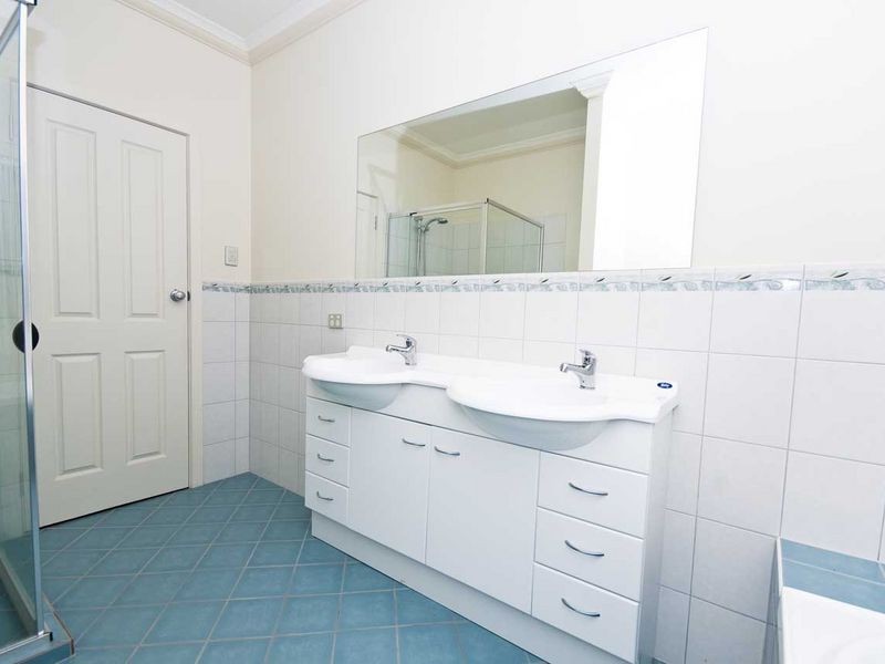 21 Honeyman Grove, Mccracken SA 5211