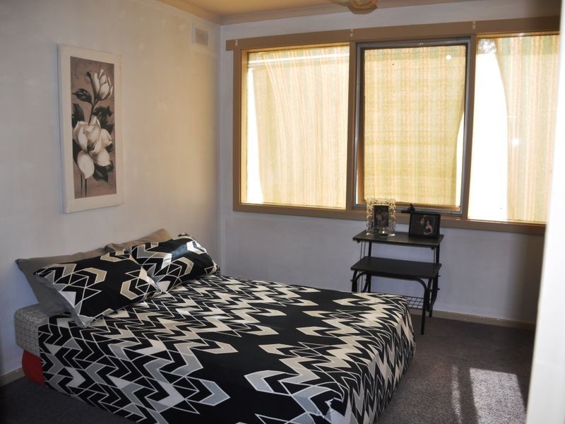 12 Swain Road, Victor Harbor SA 5211