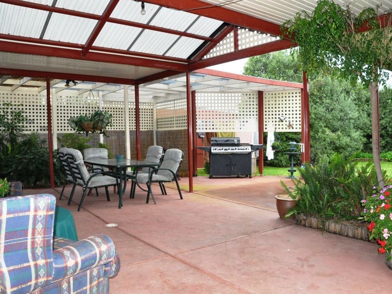 12 Swain Road, Victor Harbor SA 5211