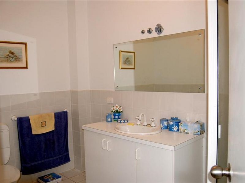 9 Franklin Pde, Encounter Bay SA 5211