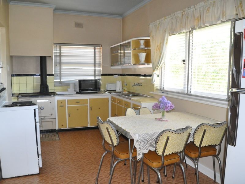 12 Leworthy Street, Victor Harbor SA 5211