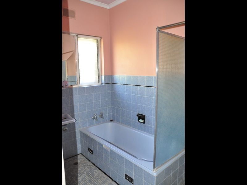 12 Leworthy Street, Victor Harbor SA 5211