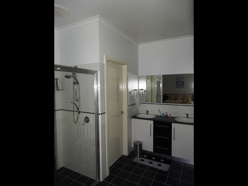 11 Riverway Court, Mccracken SA 5211