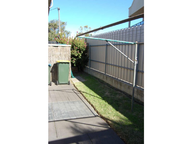 2/2 Bridge Court, Victor Harbor SA 5211