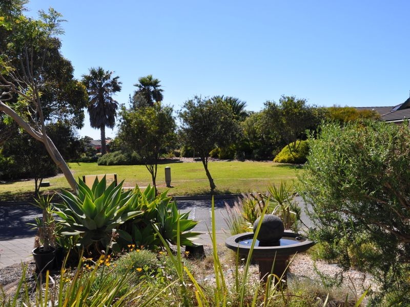 52 Matthew Flinders Drive, Encounter Bay SA 5211