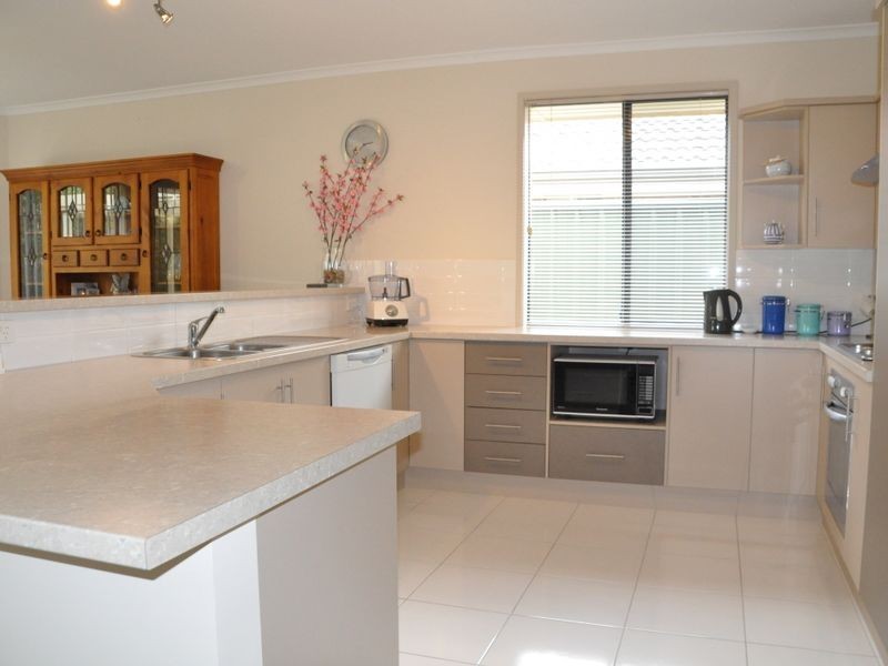 4 Harwood Close, Encounter Bay SA 5211