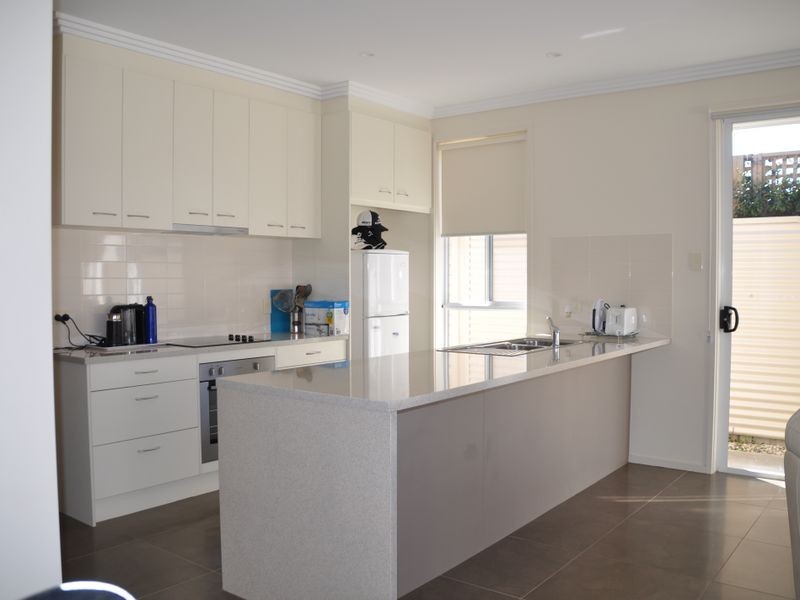 18 Sturt Street, Victor Harbor SA 5211