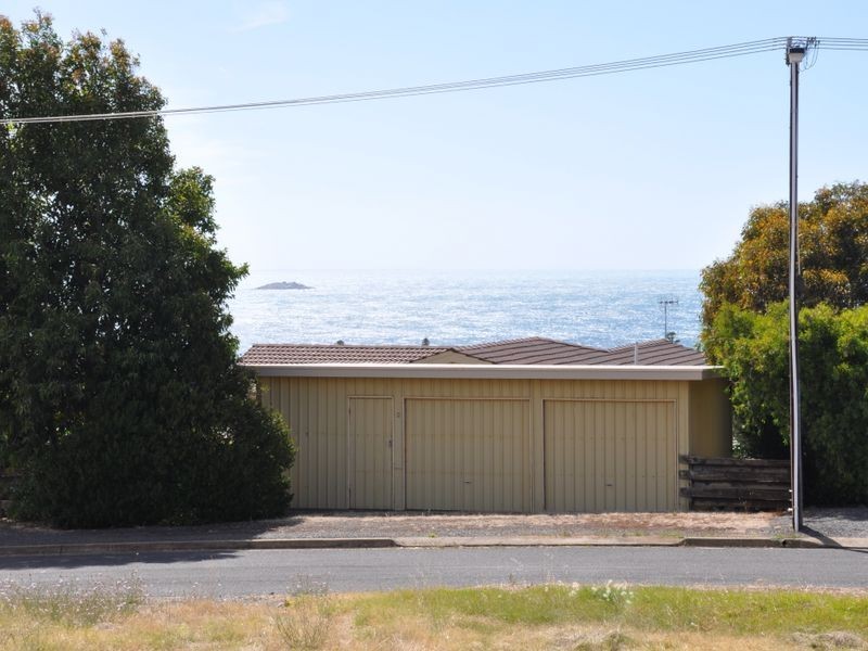7 Rumbelow Street, Encounter Bay SA 5211