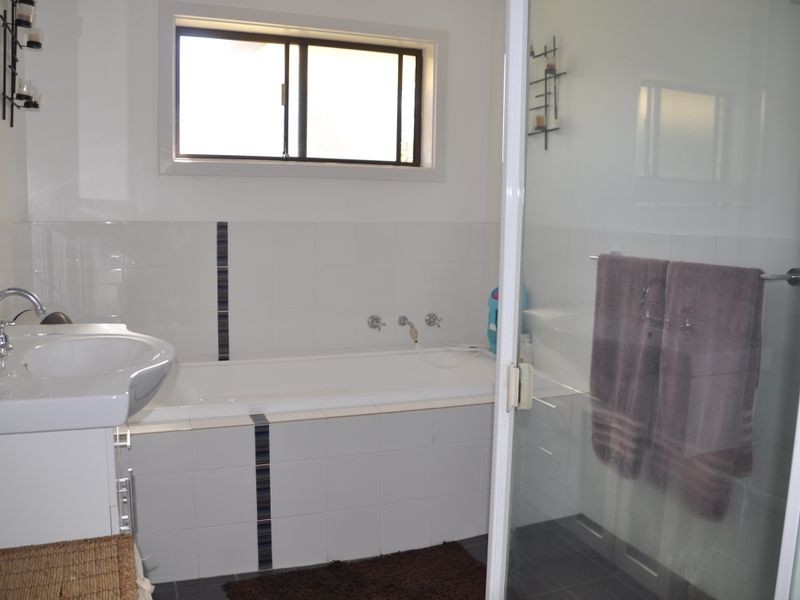 16 Richardson Road, Victor Harbor SA 5211