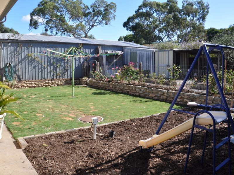 16 Richardson Road, Victor Harbor SA 5211