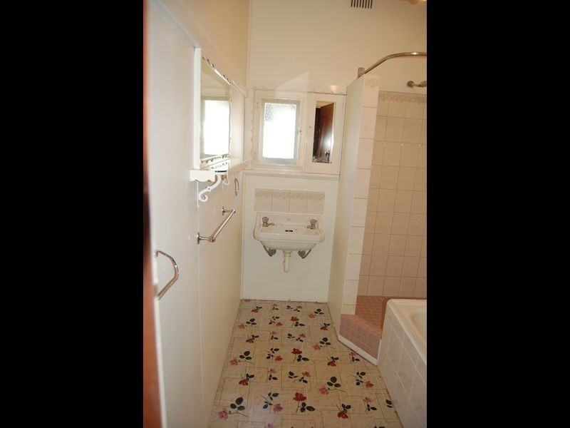 11 Lindsay Street, Victor Harbor SA 5211