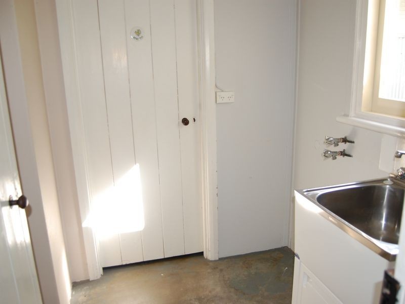 11 Lindsay Street, Victor Harbor SA 5211