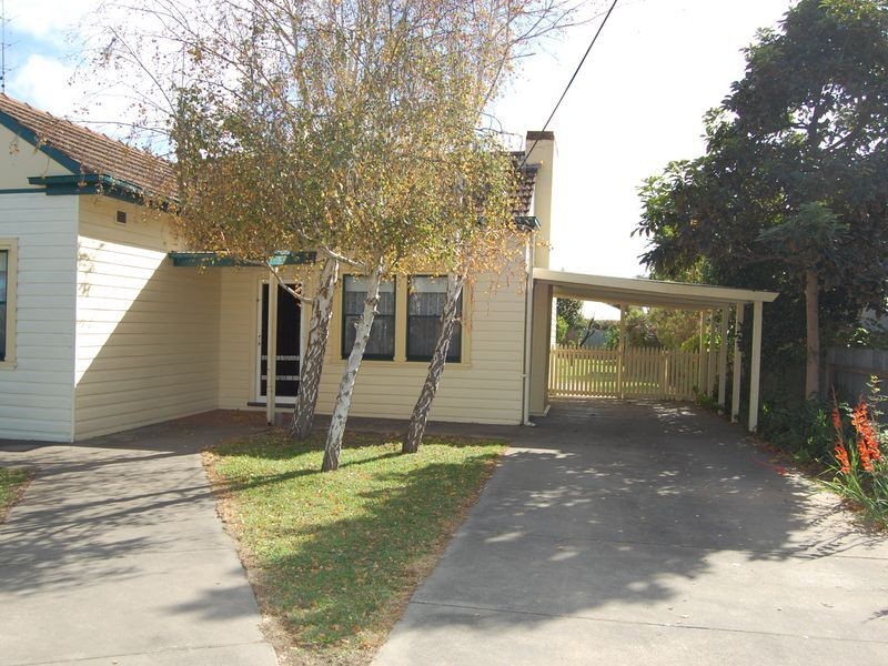 11 Lindsay Street, Victor Harbor SA 5211