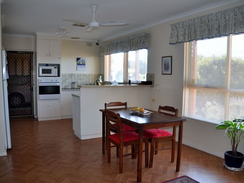 35 Renown Avenue, Victor Harbor SA 5211