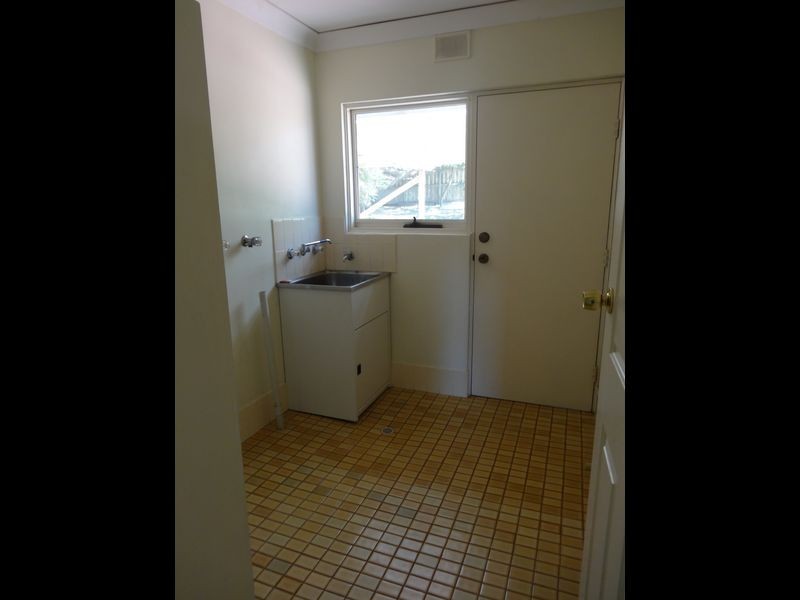 35 Renown Avenue, Victor Harbor SA 5211