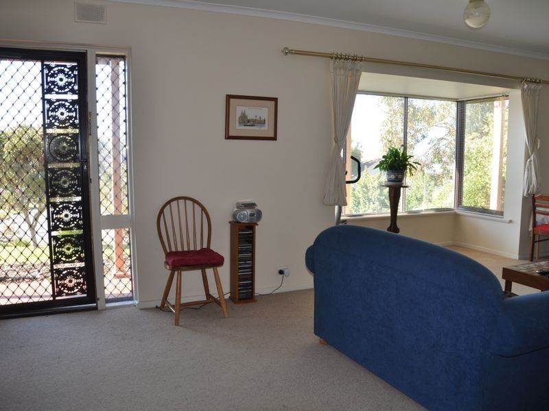 35 Renown Avenue, Victor Harbor SA 5211