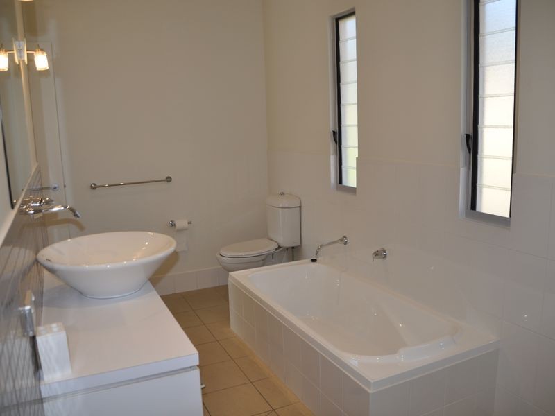 33B Solway Crescent, Encounter Bay SA 5211