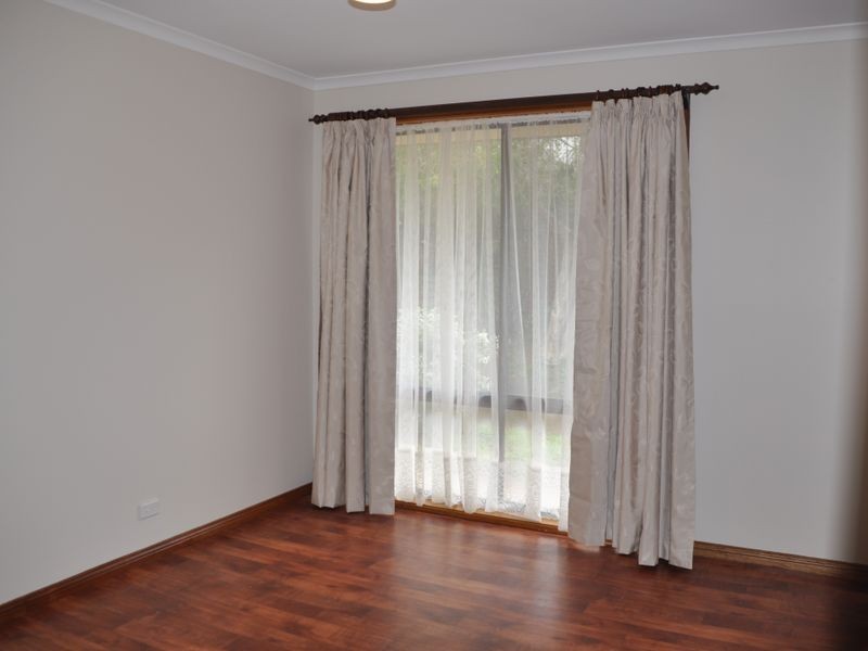 9 Keithalan Avenue, Victor Harbor SA 5211