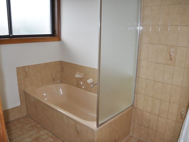 9 Keithalan Avenue, Victor Harbor SA 5211