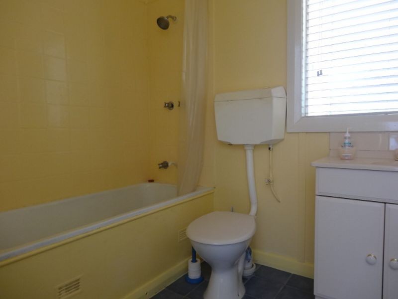 20 Surrey Avenue, Victor Harbor SA 5211