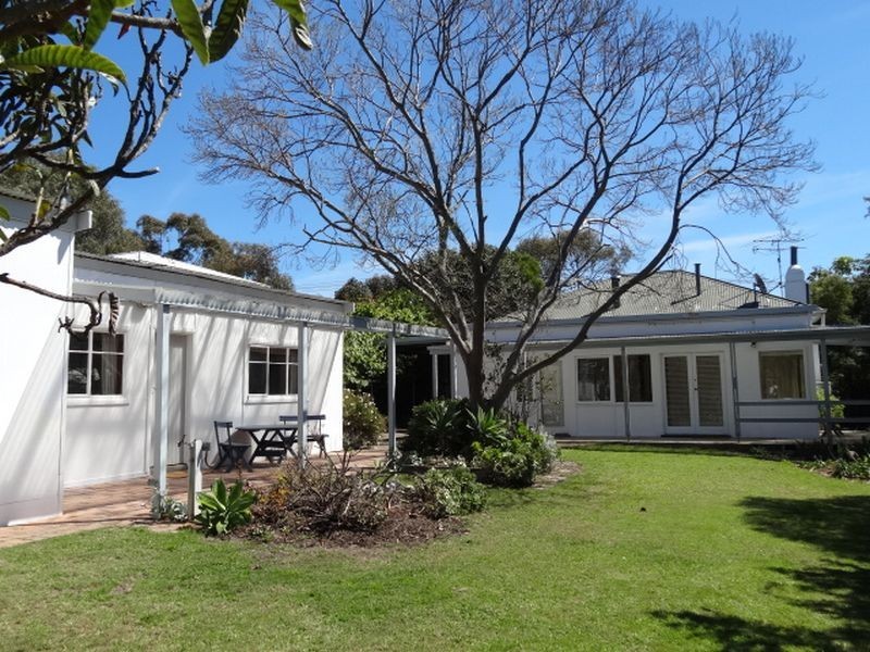 20 Surrey Avenue, Victor Harbor SA 5211