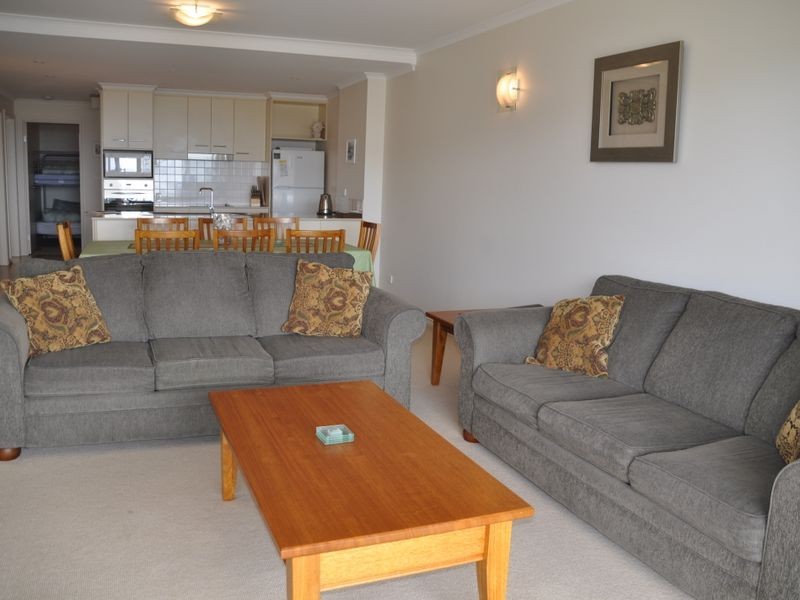 16/2 Solway Cr, Encounter Bay SA 5211