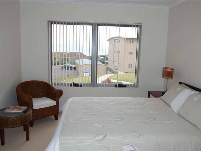 16/2 Solway Cr, Encounter Bay SA 5211