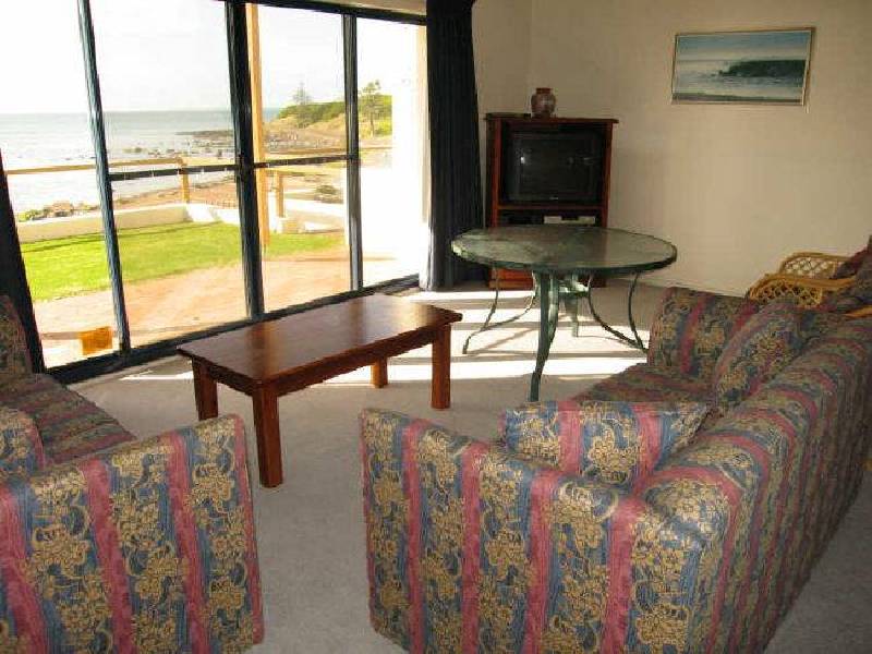 2/10 Investigator Crescent, Encounter Bay SA 5211