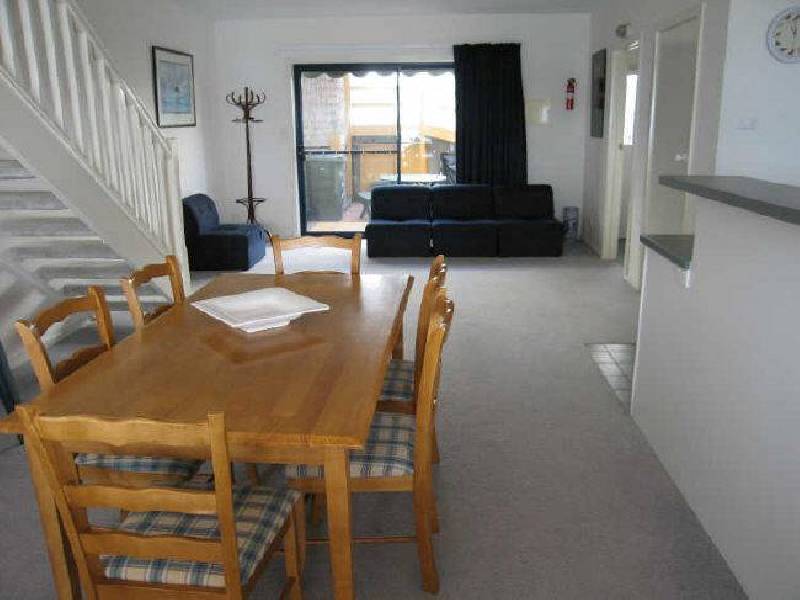 2/10 Investigator Crescent, Encounter Bay SA 5211