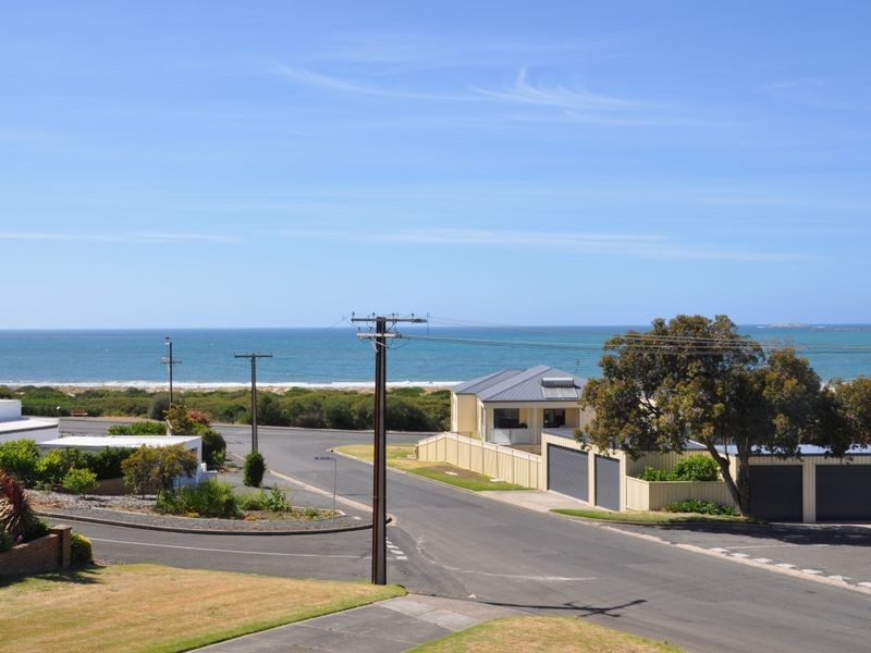 3/35 The Crescent, Mccracken SA 5211