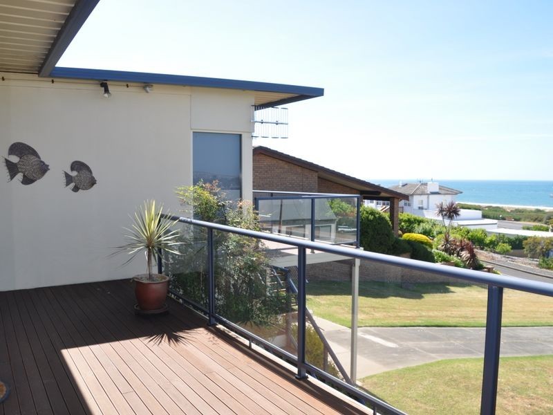 3/35 The Crescent, Mccracken SA 5211