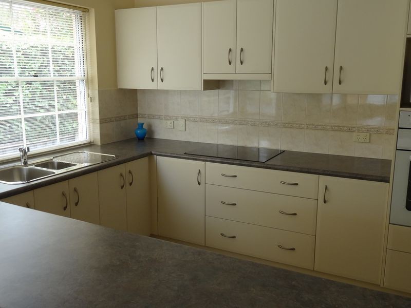 16 Riverview Road, Victor Harbor SA 5211