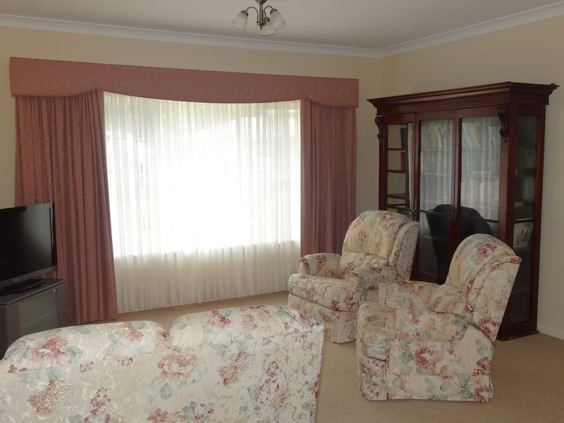 16 Riverview Road, Victor Harbor SA 5211