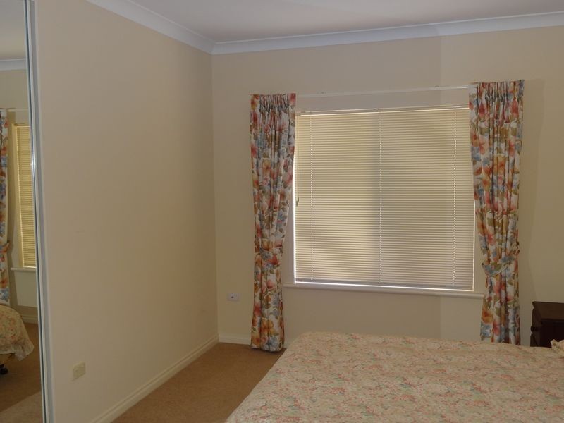 16 Riverview Road, Victor Harbor SA 5211