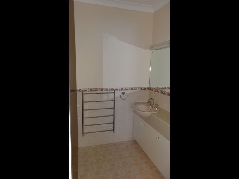 16 Riverview Road, Victor Harbor SA 5211