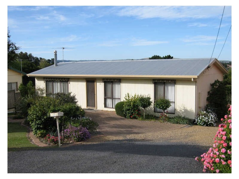 22 Coorong Crescent, Encounter Bay SA 5211