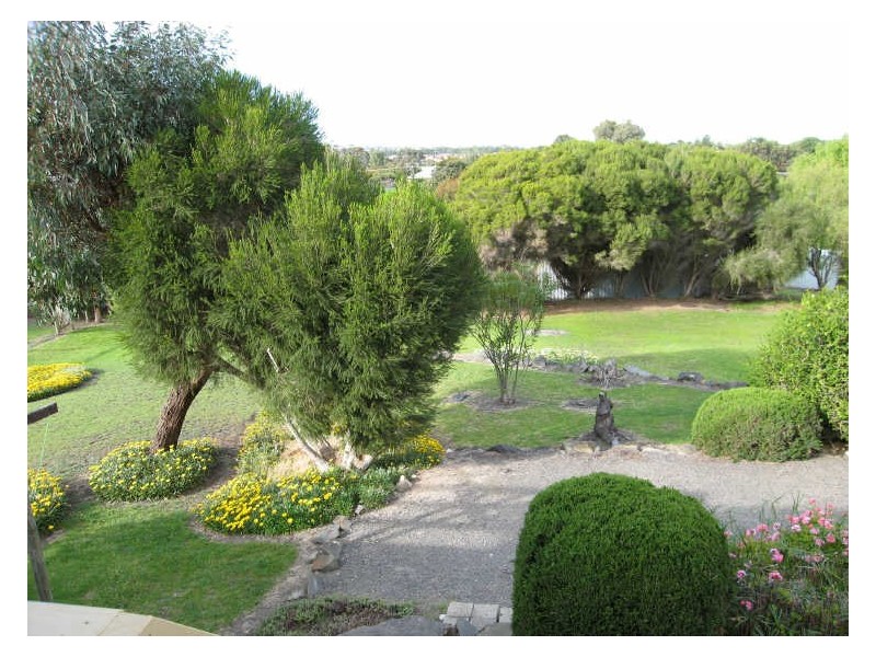 22 Coorong Crescent, Encounter Bay SA 5211