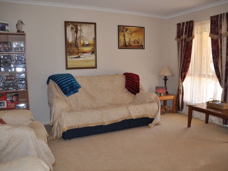 7 Wishart Cres, Encounter Bay SA 5211