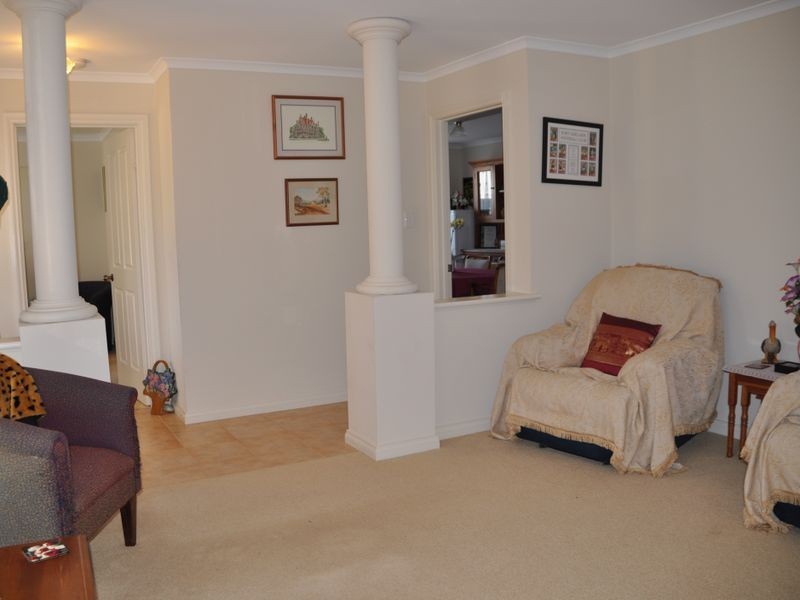 7 Wishart Cres, Encounter Bay SA 5211