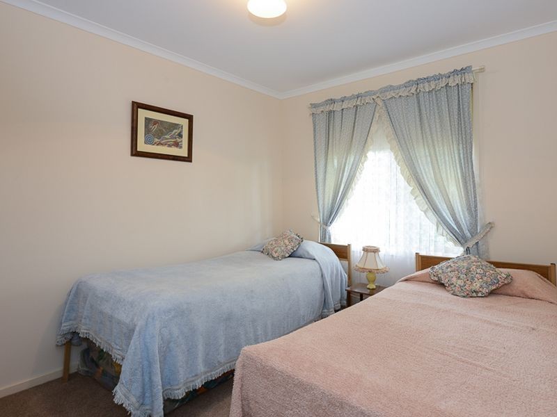 1 Edzell Court, Victor Harbor SA 5211