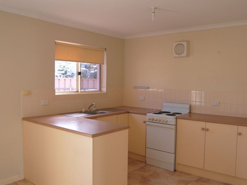 2/33 Rosemary Court, Encounter Bay SA 5211