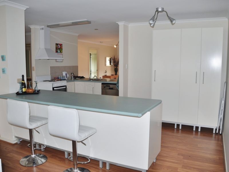 60 Lakeside Cct, Encounter Bay SA 5211