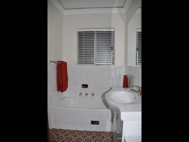 1/8 Adey Street, Victor Harbor SA 5211