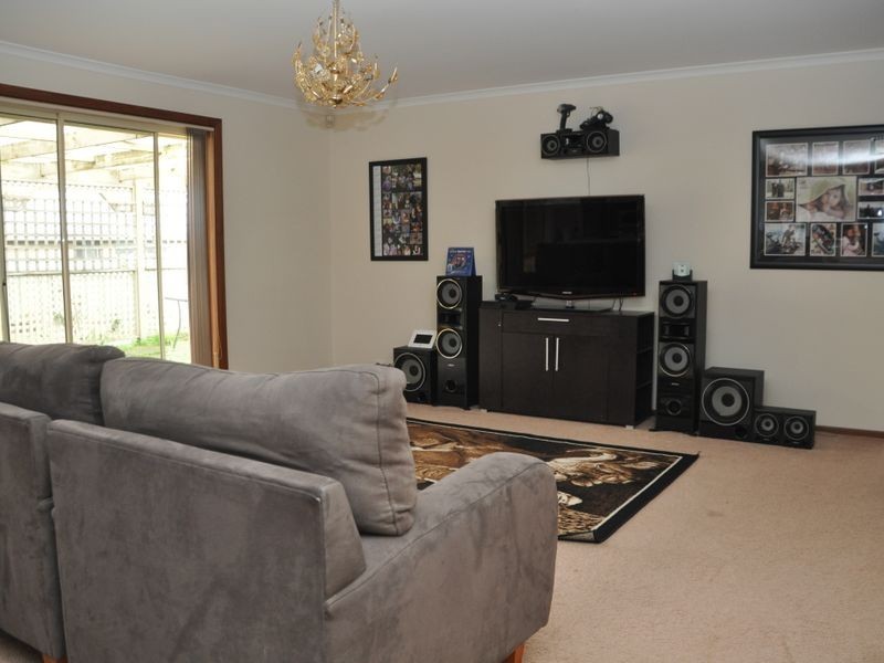 27 Dundalk Ave, Mccracken SA 5211