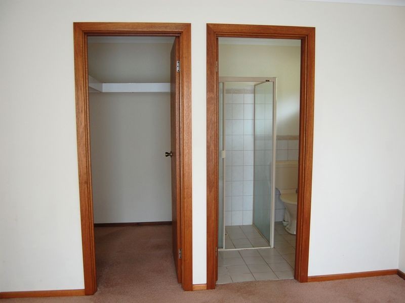 27 Dundalk Ave, Mccracken SA 5211