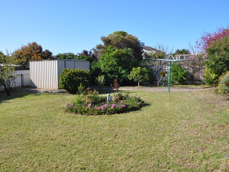 27 Dundalk Ave, Mccracken SA 5211