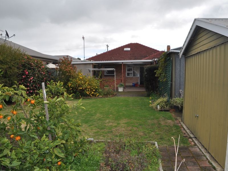 16 Leworthy Street, Victor Harbor SA 5211