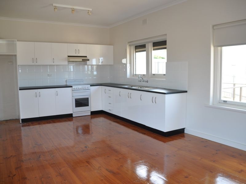 22 Peace Avenue, Victor Harbor SA 5211