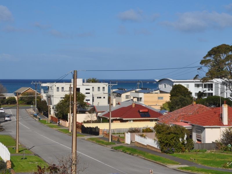 22 Peace Avenue, Victor Harbor SA 5211