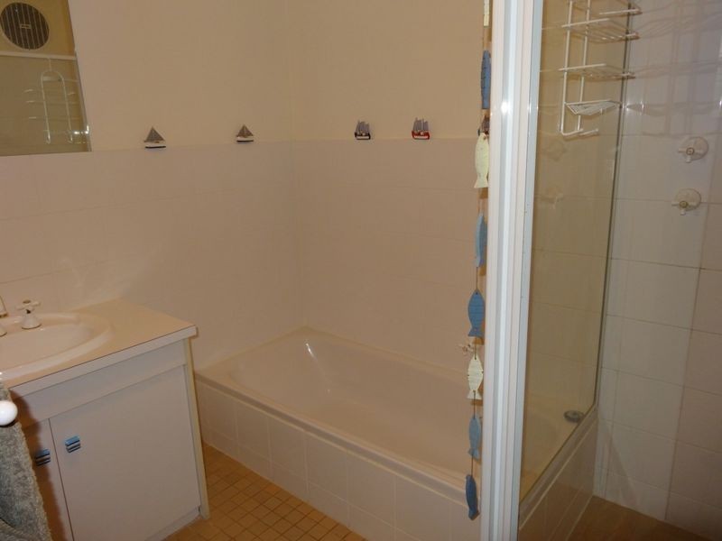 8/22 Esplanade, Victor Harbor SA 5211